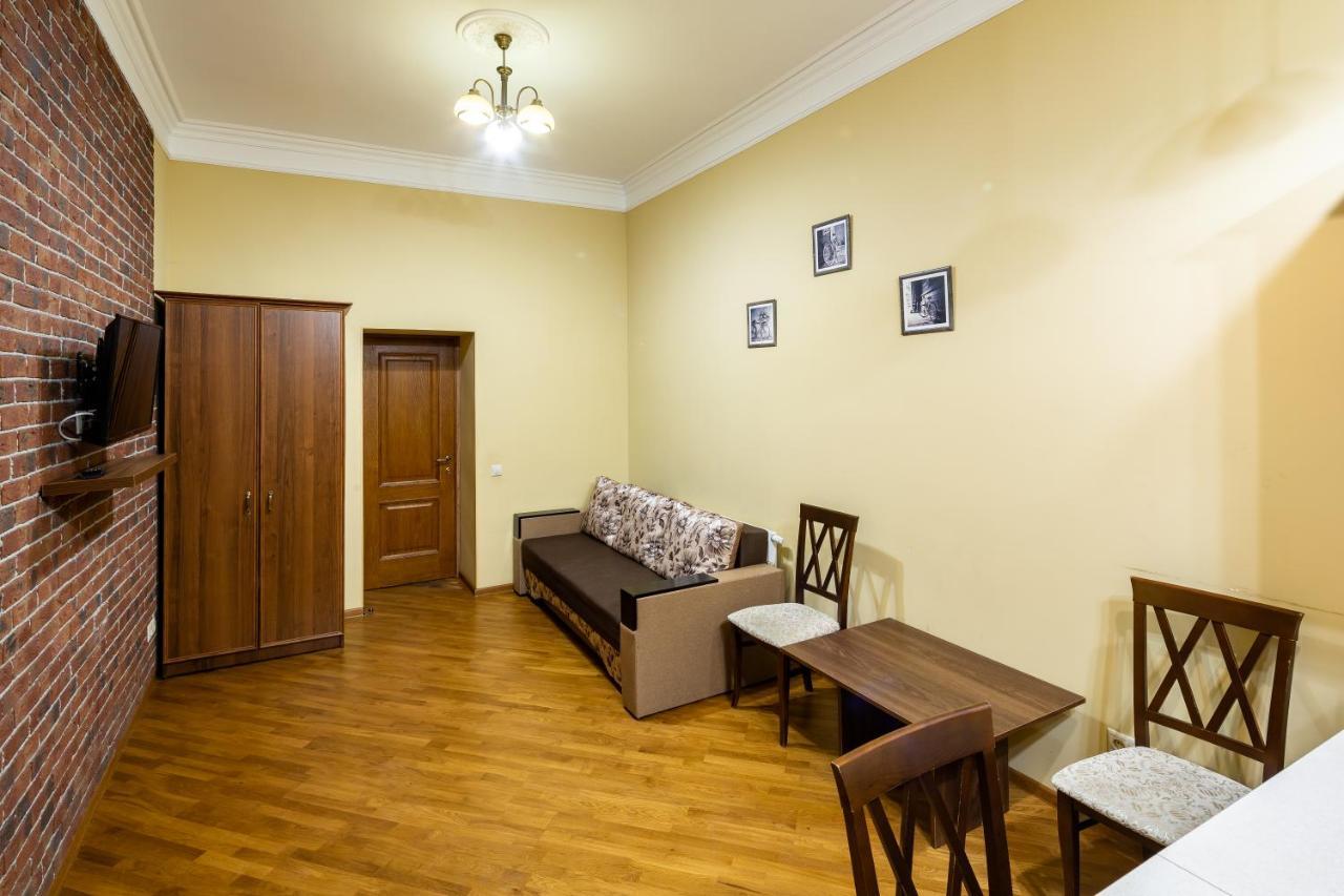 13 Franka Apartment 2 Lviv Exterior foto